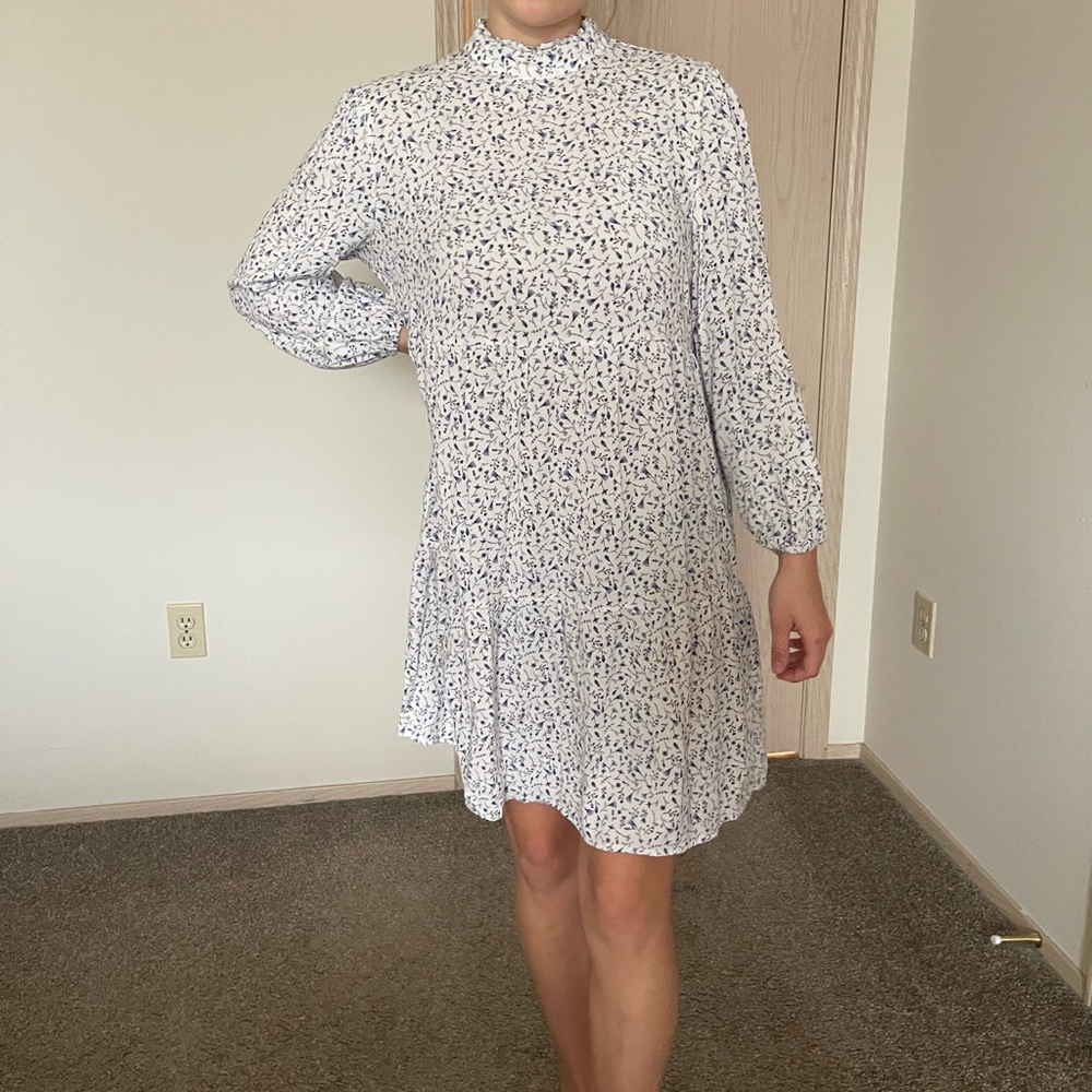 Elegant White Floral Dress